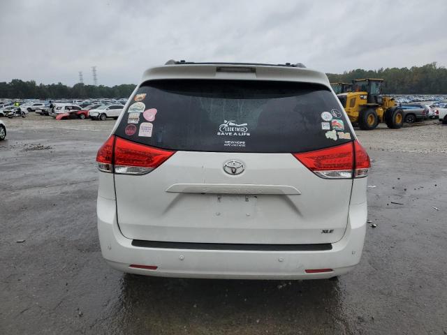 Photo 6 from auction – 2013 TOYOTA SIENNA XLE with VIN 5TDYK3DC8DS395020