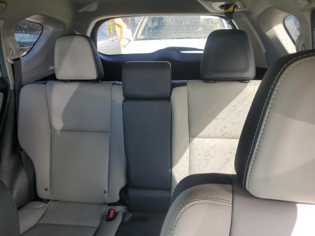 Photo 10 from auction – 2017 TOYOTA RAV4 LIMIT with VIN 2T3DFREV3HW608370