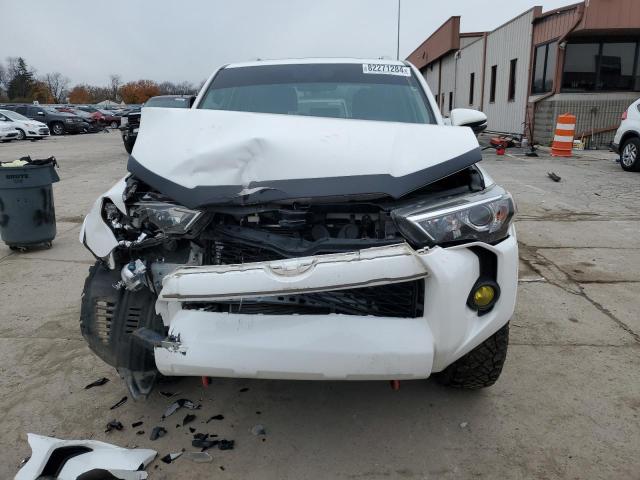 Photo 5 from auction – 2018 TOYOTA 4RUNNER SR with VIN JTEBU5JR7J5513205