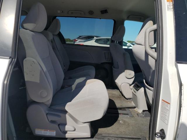 Photo 11 from auction – 2016 TOYOTA SIENNA LE with VIN 5TDKK3DC5GS698489