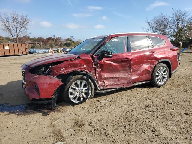 TOYOTA HIGHLANDER 2022 with VIN 5TDDZRBH4NS565483 - Photo from auction