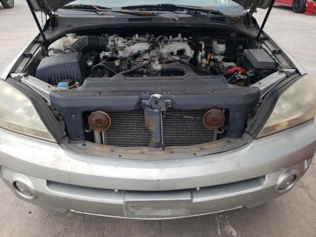 Photo 12 from auction – 2004 KIA SORENTO EX with VIN KNDJC733045203764