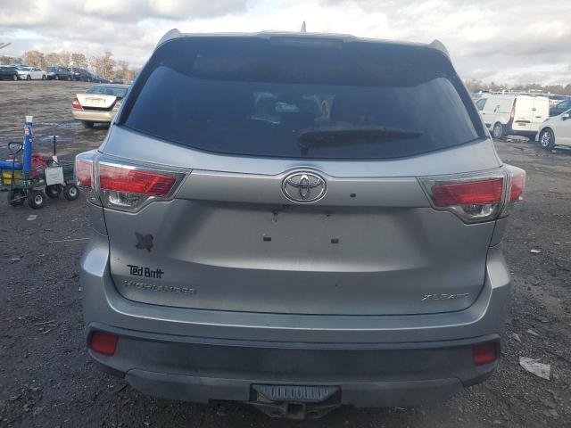 Photo 6 from auction – 2014 TOYOTA HIGHLANDER with VIN 5TDJKRFHXES030420