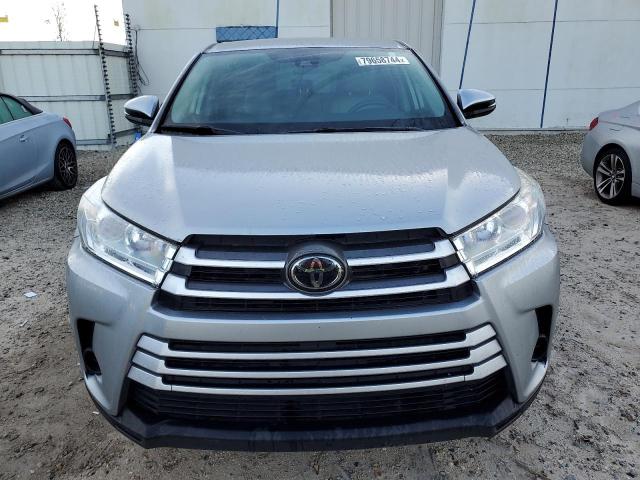 Photo 5 from auction – 2018 TOYOTA HIGHLANDER with VIN 5TDZZRFH7JS275569