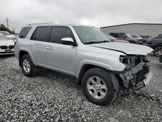 Photo 4 from auction – 2017 TOYOTA 4RUNNER SR with VIN JTEZU5JR4H5162147