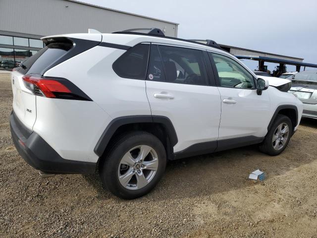 Photo 3 from auction – 2021 TOYOTA RAV4 XLE with VIN JTMP1RFVXMD076732