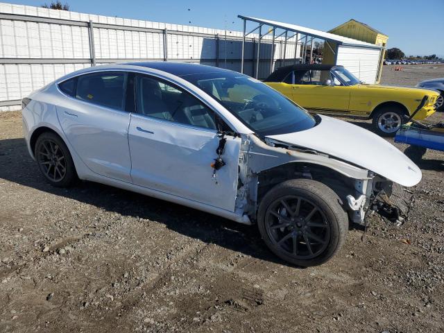 Photo 4 from auction – 2018 TESLA MODEL 3 with VIN 5YJ3E1EB7JF088899