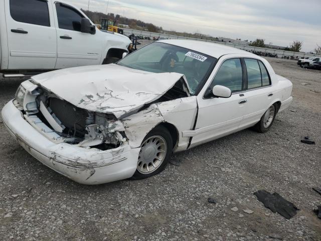 FORD CROWN VICT 2000 with VIN 2FAFP74W4YX120352 - Photo from auction