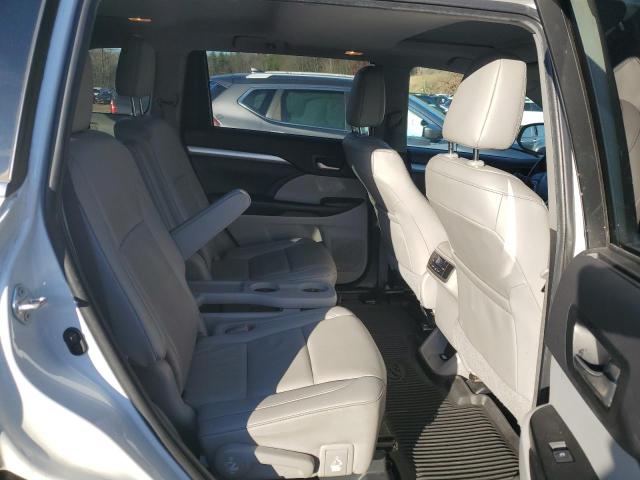 Photo 11 from auction – 2019 TOYOTA HIGHLANDER with VIN 5TDJZRFH8KS614421