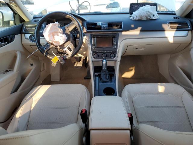 Photo 8 from auction – 2015 VOLKSWAGEN PASSAT S with VIN 1VWAT7A39FC115441