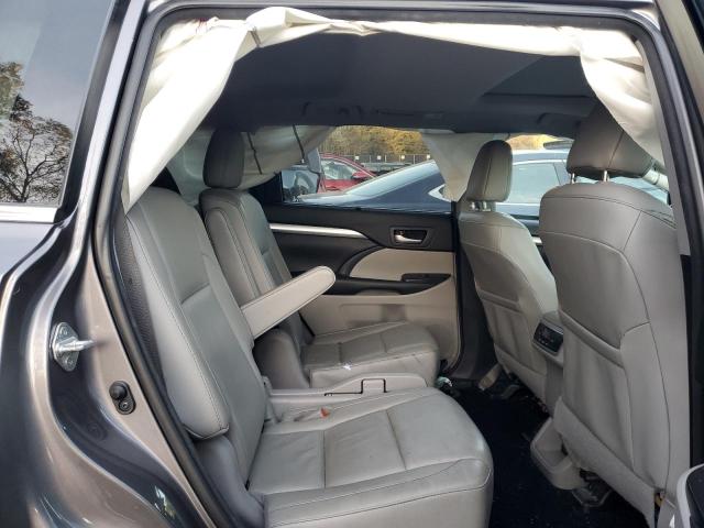 Photo 11 from auction – 2018 TOYOTA HIGHLANDER with VIN 5TDJZRFH0JS490143
