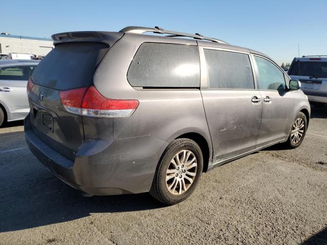 Photo 3 from auction – 2013 TOYOTA SIENNA XLE with VIN 5TDYK3DC2DS393182