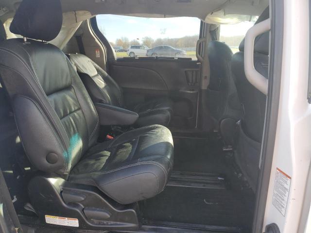 Photo 11 from auction – 2017 TOYOTA SIENNA SE with VIN 5TDXZ3DC3HS780076