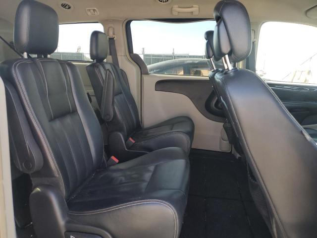 Photo 11 from auction – 2016 CHRYSLER TOWN & COU with VIN 2C4RC1BG9GR296246