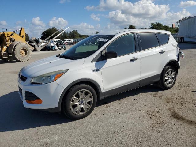 FORD ESCAPE S 2015 with VIN 1FMCU0F7XFUB00058 - Photo from auction