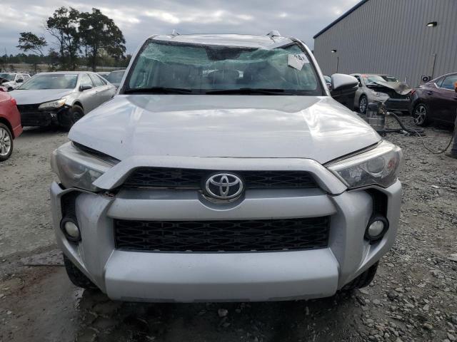 Photo 5 from auction – 2018 TOYOTA 4RUNNER SR with VIN JTEZU5JR9J5186658