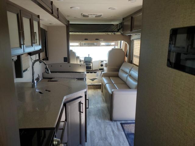 Photo 5 from auction – 2021 THOR HURRICANE with VIN 1F66F5DN4L0A13420