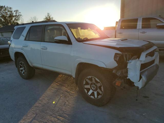 Photo 4 from auction – 2021 TOYOTA 4RUNNER SR with VIN JTERU5JR5M5899156