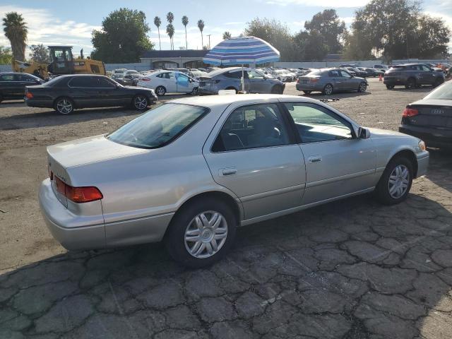 Photo 3 from auction – 2000 TOYOTA CAMRY CE with VIN JT2BG22K5Y0527633