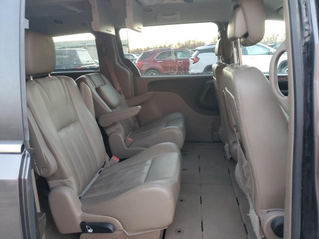 Photo 11 from auction – 2016 CHRYSLER TOWN & COU with VIN 2C4RC1BG0GR300460