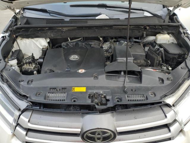 Photo 12 from auction – 2018 TOYOTA HIGHLANDER with VIN 5TDZZRFH8JS248557