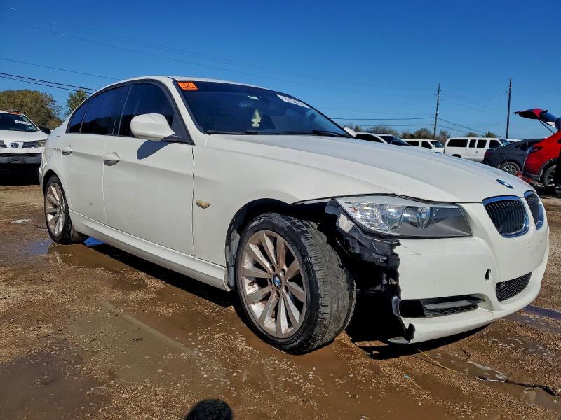 Photo 4 from auction – 2011 BMW 328 I with VIN WBAPH7G54BNM58984
