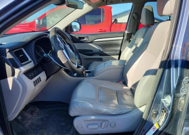 Photo 7 from auction – 2018 TOYOTA HIGHLANDER with VIN 5TDJZRFH5JS871812