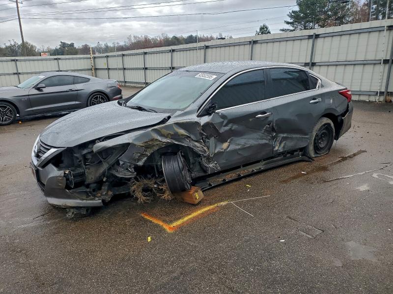NISSAN ALTIMA 2.5 2017 with VIN 1N4AL3APXHN331035 - Photo from auction