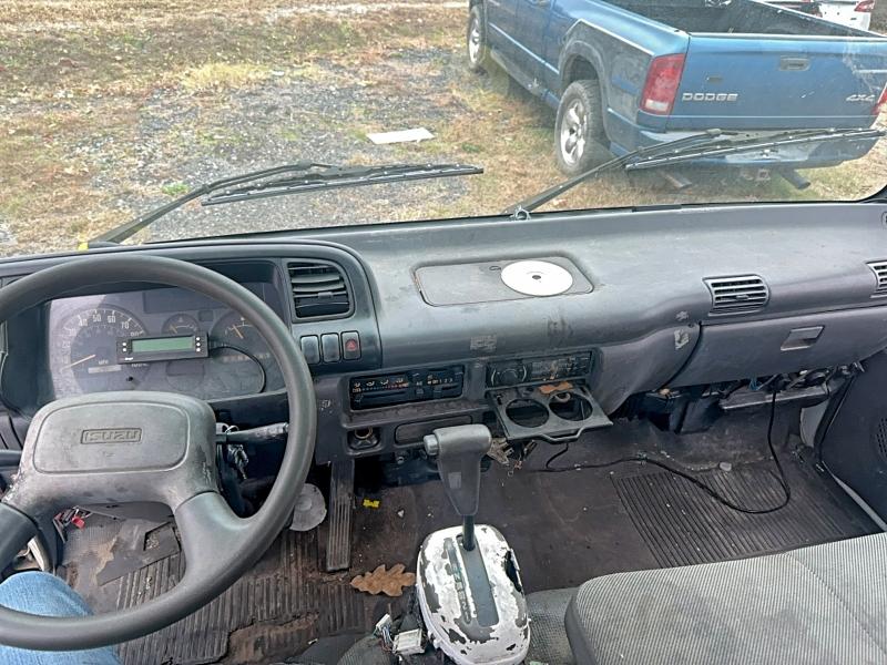Photo 9 from auction – 2003 ISUZU NPR with VIN 4KLC4B1R23J800808