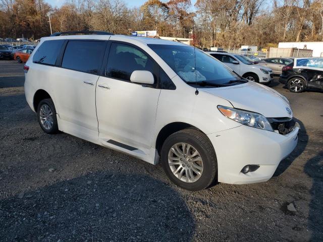 Photo 4 from auction – 2014 TOYOTA SIENNA XLE with VIN 5TDYK3DC7ES517075