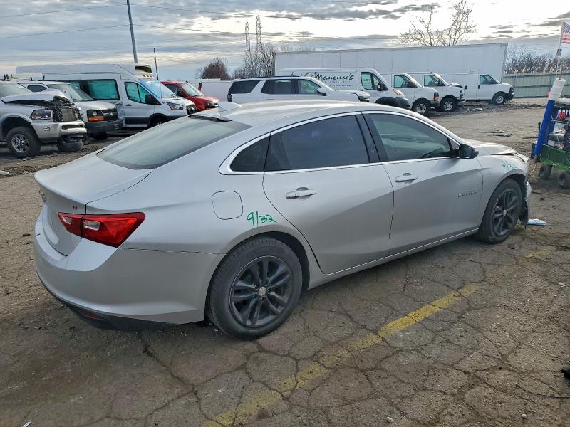 Photo 3 from auction – 2017 CHEVROLET MALIBU LT with VIN 1G1ZE5ST6HF217910