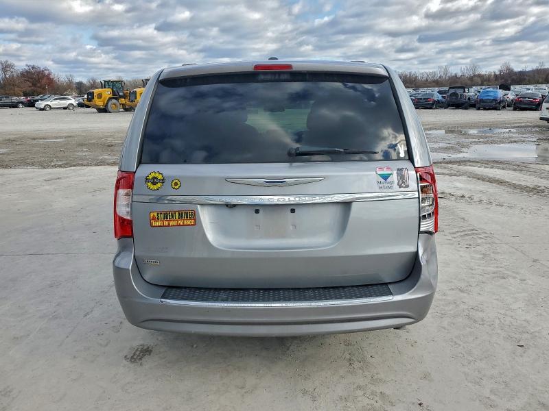 Photo 6 from auction – 2014 CHRYSLER TOWN & COU with VIN 2C4RC1BG7ER447131