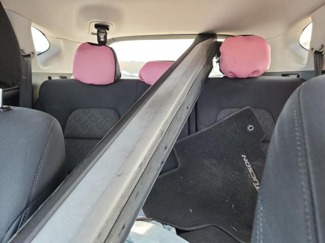 Photo 10 from auction – 2017 HYUNDAI TUCSON LIM with VIN KM8J3CA41HU389777