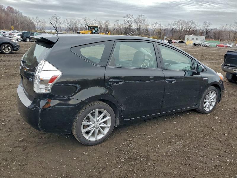 Photo 3 from auction – 2012 TOYOTA PRIUS V with VIN JTDZN3EU8C3050038