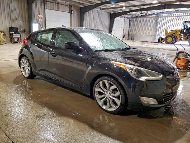 Photo 4 from auction – 2013 HYUNDAI VELOSTER with VIN KMHTC6AD0DU097607