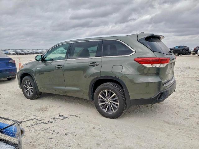 Photo 2 from auction – 2018 TOYOTA HIGHLANDER with VIN 5TDJGRFH5JS040588