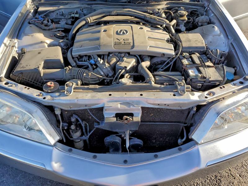 Photo 11 from auction – 2002 ACURA 3.5RL with VIN JH4KA96502C007365