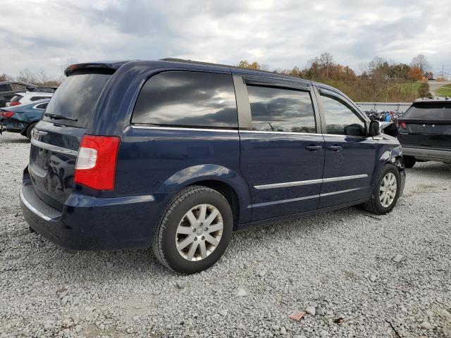 Photo 3 from auction – 2015 CHRYSLER TOWN & COU with VIN 2C4RC1BG6FR587754