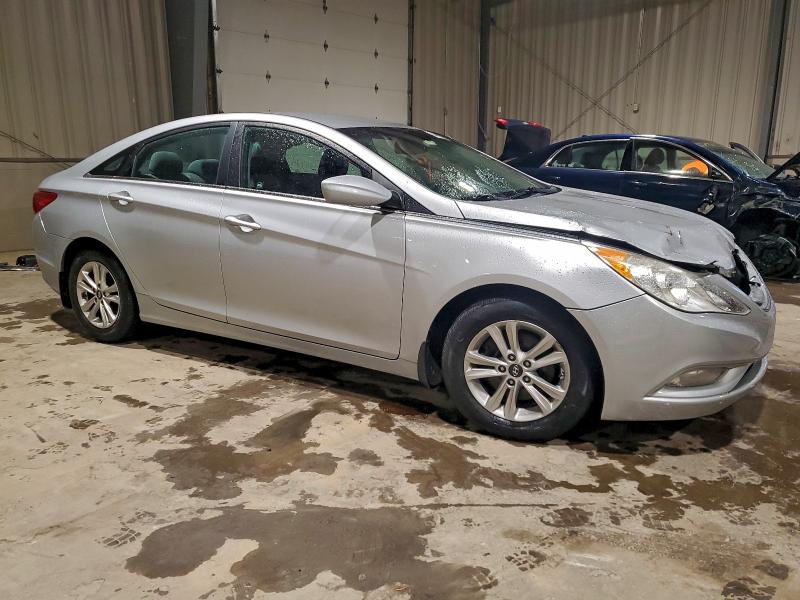 Photo 4 from auction – 2013 HYUNDAI SONATA GLS with VIN 5NPEB4AC6DH656065