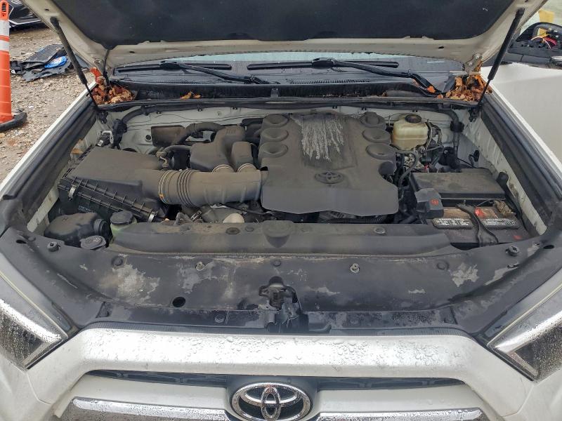 Photo 12 from auction – 2017 TOYOTA 4RUNNER SR with VIN JTEBU5JR9H5437707