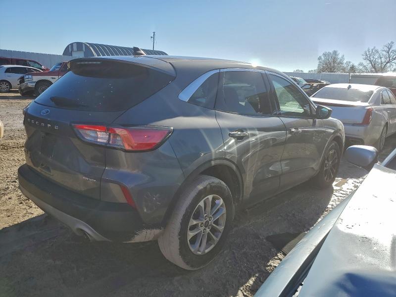 Photo 3 from auction – 2022 FORD ESCAPE SE with VIN 1FMCU9G67NUC03494