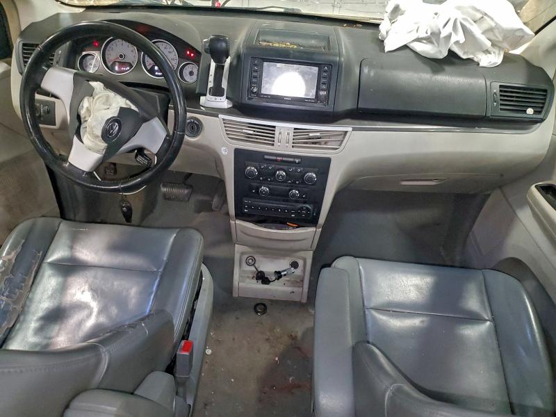 Photo 8 from auction – 2010 VOLKSWAGEN ROUTAN with VIN 2V4RW3D10AR359954