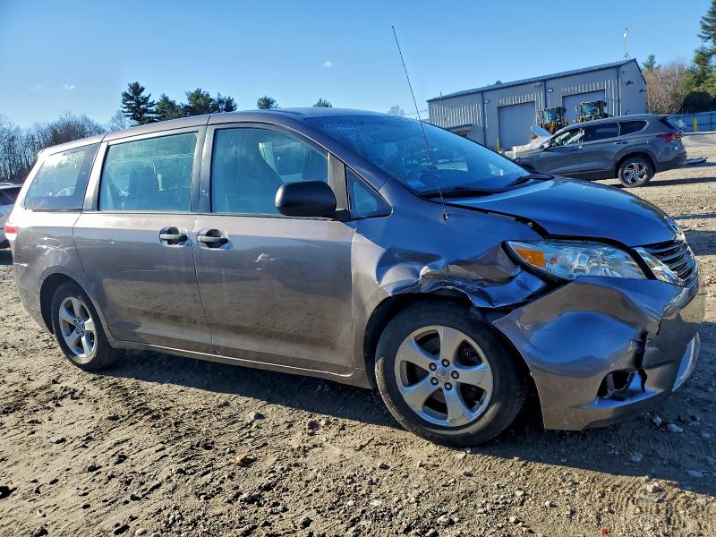 Photo 4 from auction – 2011 TOYOTA SIENNA with VIN 5TDZK3DC8BS012226