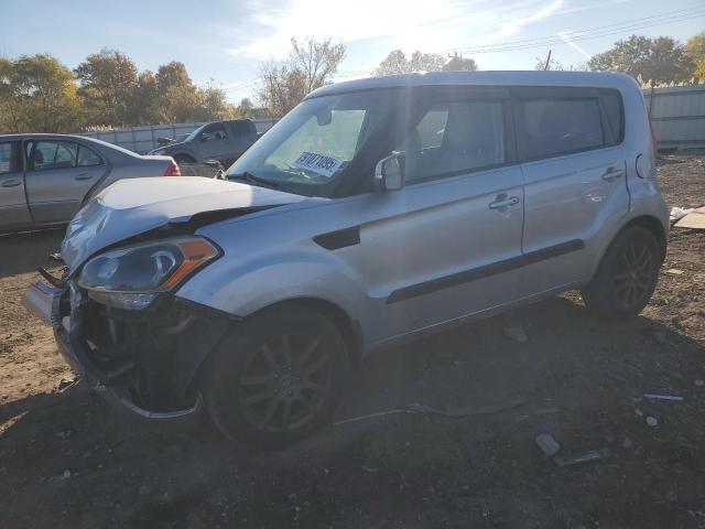 KIA SOUL + 2013 with VIN KNDJT2A69D7769183 - Photo from auction