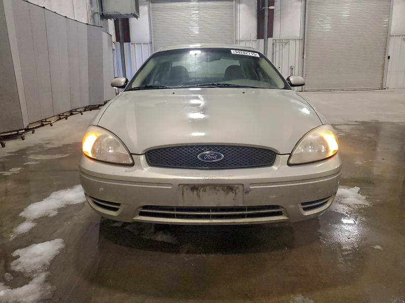 Foto 5 de la subasta – 2005 FORD TAURUS SEL con VIN 1FAFP56U15A245104