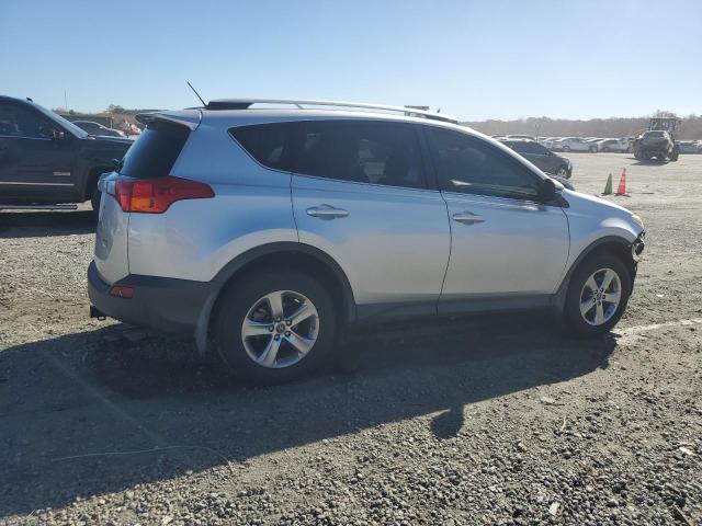 Photo 3 from auction – 2015 TOYOTA RAV4 XLE with VIN JTMRFREV7FD140482