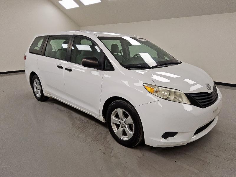 Photo 4 from auction – 2016 TOYOTA SIENNA with VIN 5TDZK3DC8GS716580