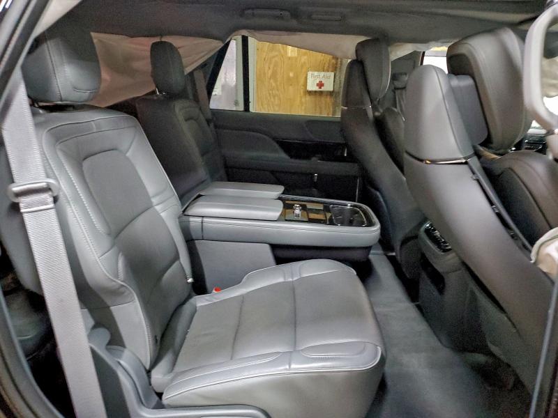 Photo 11 from auction – 2019 LINCOLN NAVIGATOR with VIN 5LMJJ2LT9KEL13968