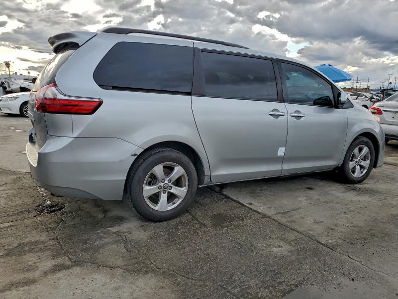 Photo 3 from auction – 2020 TOYOTA SIENNA LE with VIN 5TDKZ3DC2LS026556