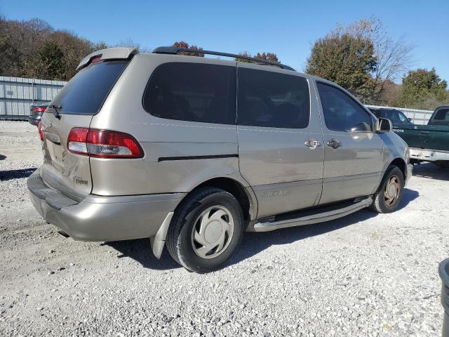 Photo 3 from auction – 2002 TOYOTA SIENNA LE with VIN 4T3ZF13C02U440218